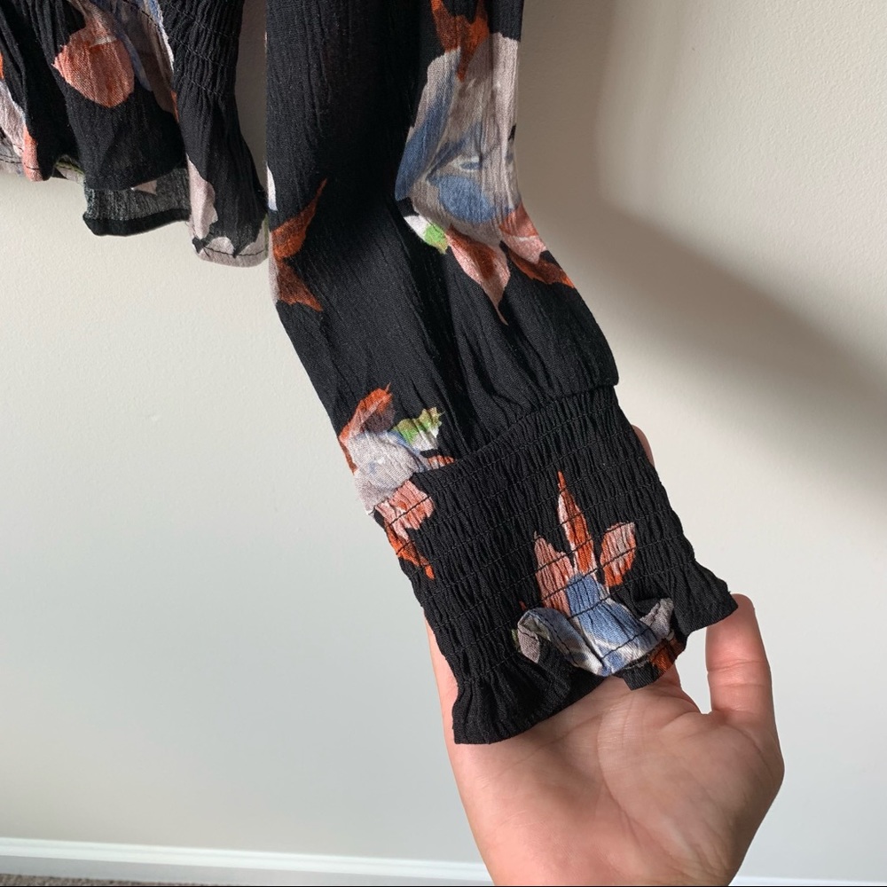 Boutique Floral Blouse - Picture 3 of 8